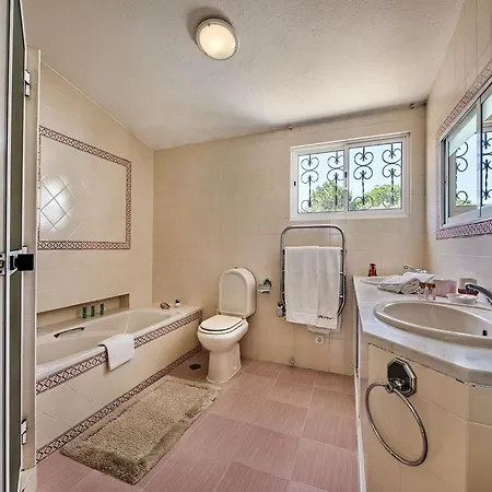 Charming 4br By Old Course Vilamoura